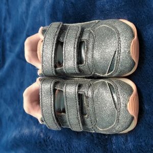 Puma toddler size 8C sneakers